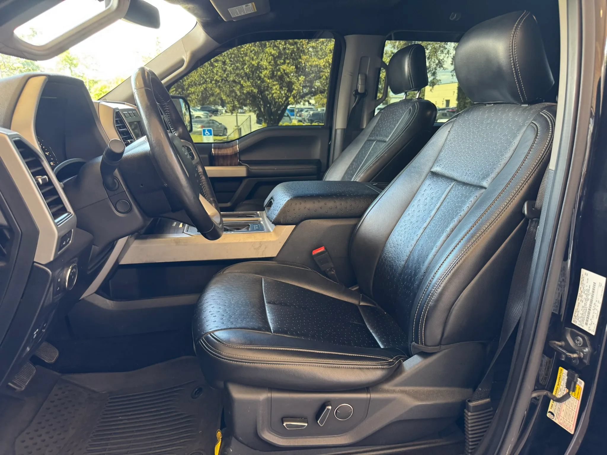 Used 2018 Ford F150 Lariat w/ Equipment Group 502A Luxury AWD/4WD image 16