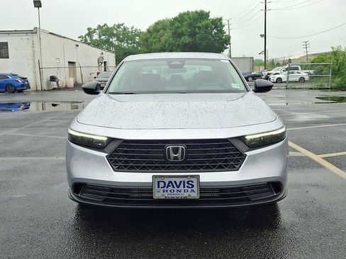 Certified 2025 Honda Accord SE image 2
