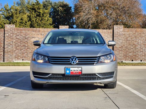 Used 2013 Volkswagen Passat 2.5 S image 2