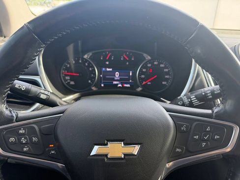 Used 2022 Chevrolet Equinox LT FWD image 11