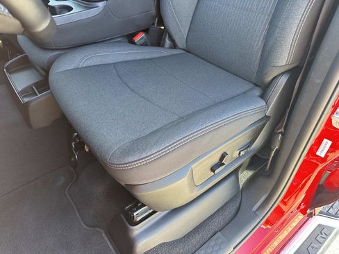 Used 2024 RAM 2500 Big Horn w/ Sport Appearance Package image 21