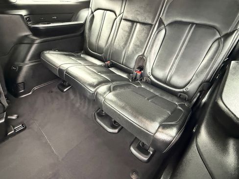 Used 2024 Jeep Wagoneer Series III AWD/4WD image 11