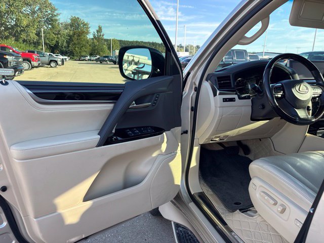 Used 2018 Lexus LX 570 4WD image 9