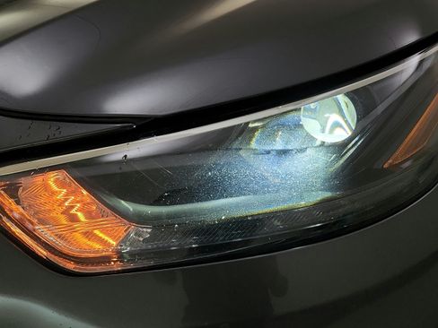 Used 2023 Toyota Highlander XLE AWD/4WD image 39