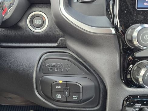 Used 2025 RAM 2500 Big Horn AWD/4WD image 16