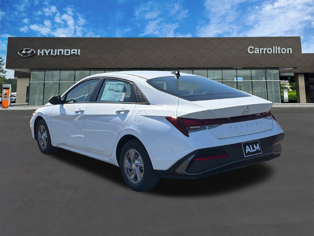 New 2026 Hyundai Elantra SE FWD image 8