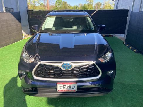 Used 2021 Toyota Highlander XLE AWD/4WD image 14