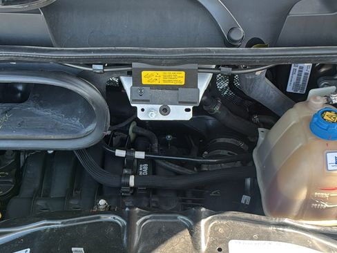 Used 2025 RAM ProMaster 2500 w/ Convenience Group FWD image 11
