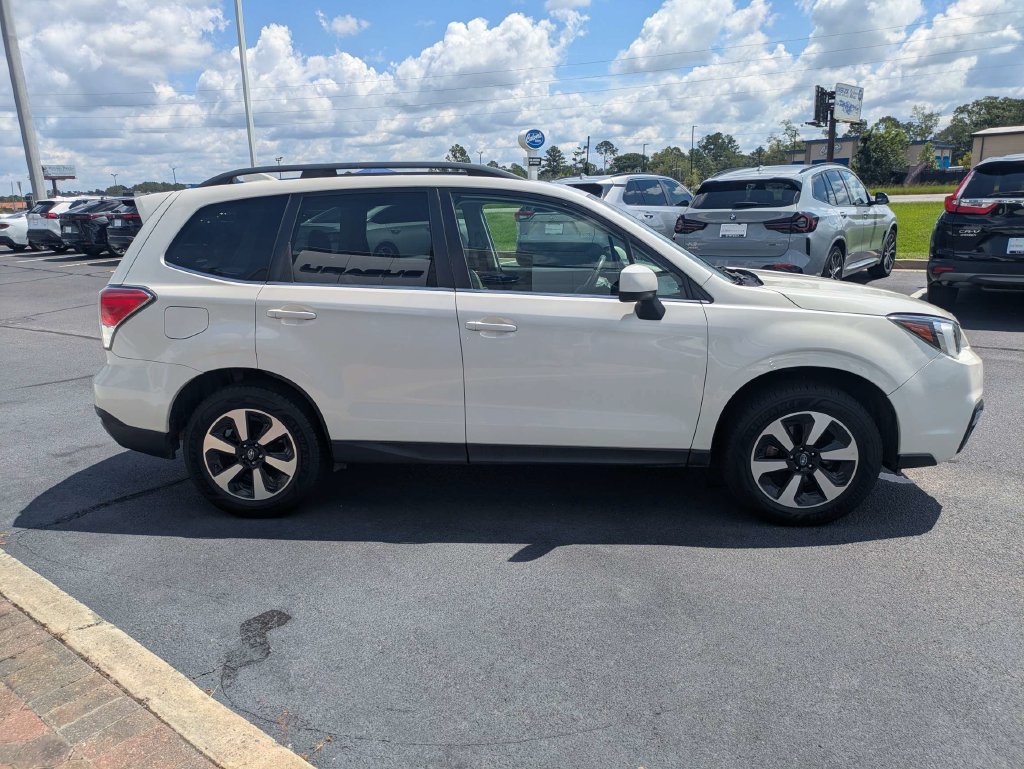 Used 2017 Subaru Forester 2.5i Limited w/ Popular Package #1 AWD/4WD image 4