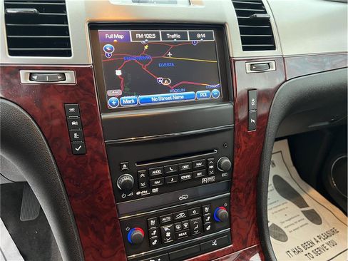 Used 2013 Cadillac Escalade ESV Premium image 15