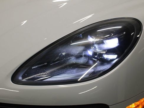 Used 2020 Porsche Macan GTS image 12