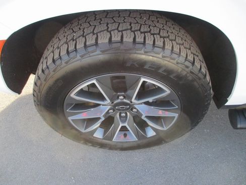 Certified 2022 Chevrolet Tahoe Z71 w/ Luxury Package image 13