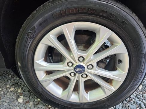 Used 2018 Ford Escape SE w/ SE Sync 3 Package AWD/4WD image 10