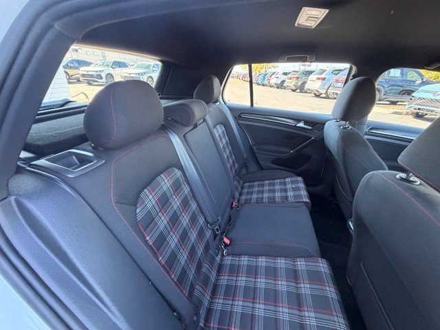 Used 2017 Volkswagen Golf 4-Door FWD image 12
