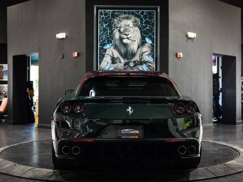 Used 2018 Ferrari GTC4Lusso image 7