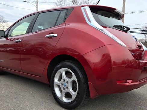 Used 2012 Nissan Leaf SV image 9