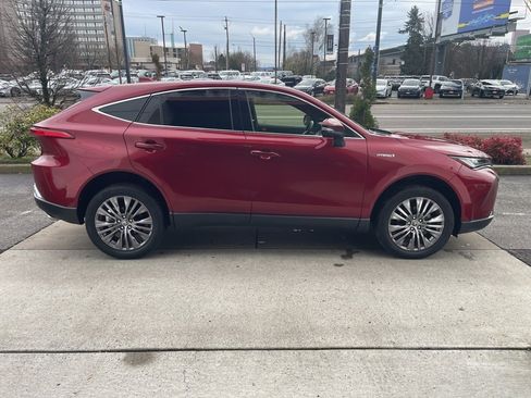 Used 2021 Toyota Venza Limited image 42