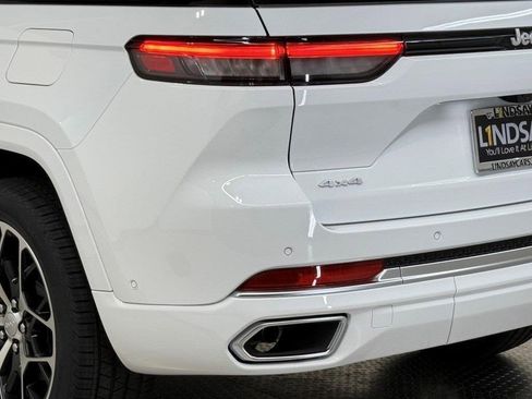 New 2025 Jeep Grand Cherokee Summit image 7
