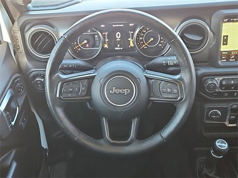 Used 2022 Jeep Gladiator Willys image 24