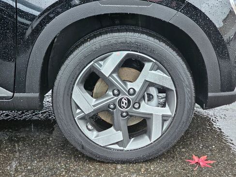 Used 2025 Hyundai Venue SEL image 9