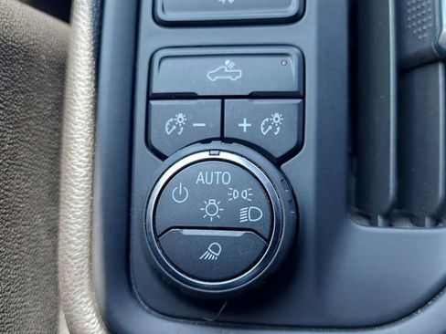 Used 2022 Chevrolet Silverado 2500 Custom w/ Custom Convenience Package AWD/4WD image 36