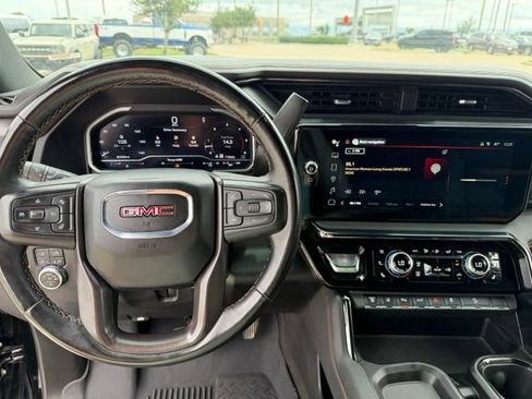 Used 2024 GMC Sierra 2500 AT4 w/ AT4 Preferred Package AWD/4WD image 12