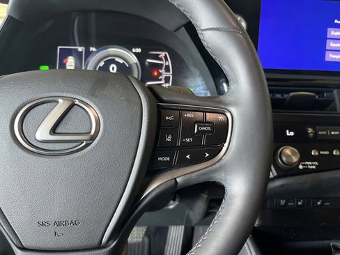 Certified 2023 Lexus ES 300h w/ Premium Package image 27