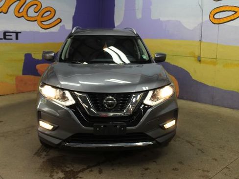 Used 2019 Nissan Rogue SV AWD/4WD image 3