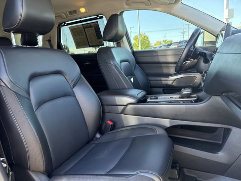 Used 2022 Nissan Pathfinder SL image 32