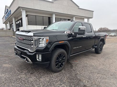 Used 2021 GMC Sierra 2500 Denali w/ Denali Black Diamond Edition image 3