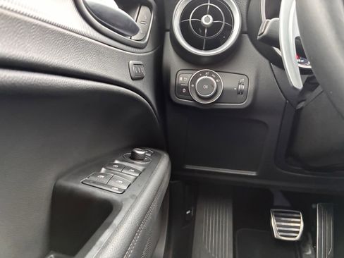 New 2025 Alfa Romeo Stelvio Sprint image 15