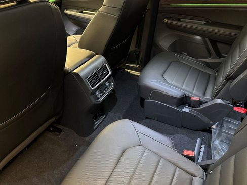 New 2026 Volkswagen Atlas SEL image 11