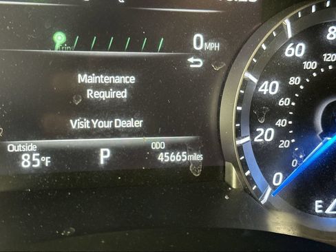 Used 2021 Toyota Highlander XLE FWD image 15