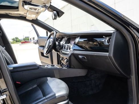 Used 2013 Rolls-Royce Ghost RWD image 32