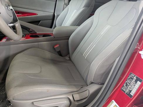 Used 2023 Hyundai Elantra SEL w/ Convenience Package FWD image 16