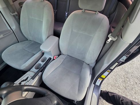 Used 2013 Toyota Corolla LE FWD image 11