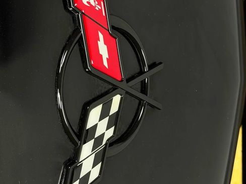 Used 2001 Chevrolet Corvette Convertible w/ Preferred Equipment Group2 image 16