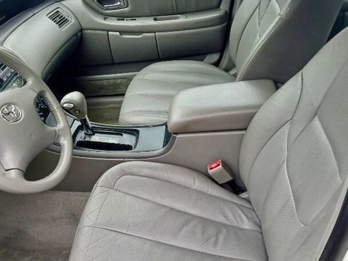 Used 2004 Toyota Avalon XLS image 6