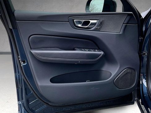 Certified 2023 Volvo XC60 B5 Plus w/ Protection Package Premier image 19