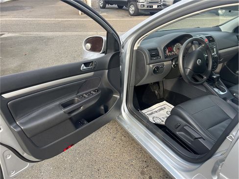 Used 2009 Volkswagen Rabbit S image 14