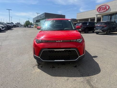Certified 2024 Kia Soul LX FWD image 2