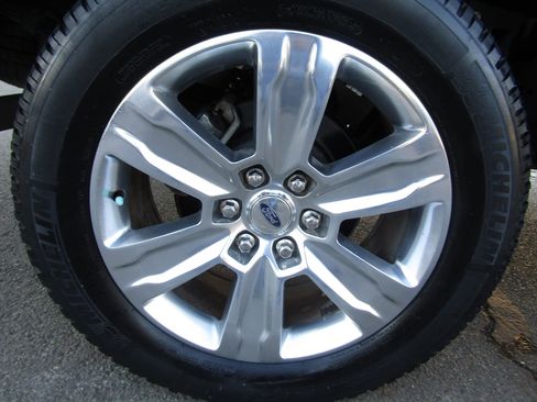 Used 2015 Ford F150 Platinum w/ Equipment Group 701A Luxury image 21