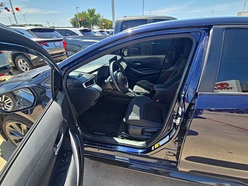 Used 2025 Toyota Corolla SE FWD image 6