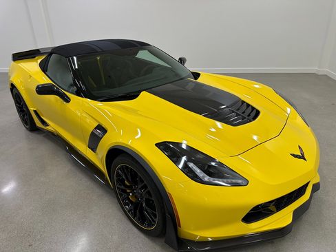 Used 2016 Chevrolet Corvette Z06 w/ C7.r Special Edition image 3
