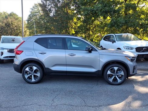 New 2026 Volvo XC40 B4 Plus w/ Climate Package image 2