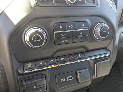 Used 2024 Chevrolet Silverado 2500 Custom w/ Custom Value Package image 18