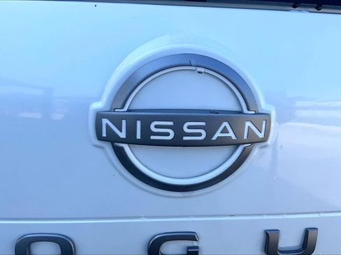 Certified 2025 Nissan Rogue Platinum AWD/4WD image 31