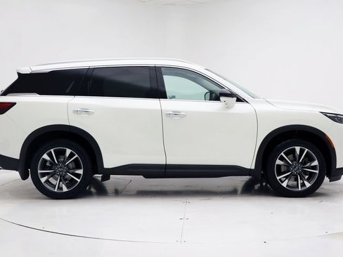 Used 2023 INFINITI QX60 Luxe w/ Performance Audio Package AWD/4WD image 3