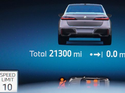 Certified 2023 BMW 760i xDrive AWD/4WD image 18