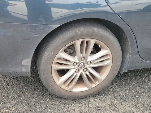 Used 2016 Toyota Camry SE image 5